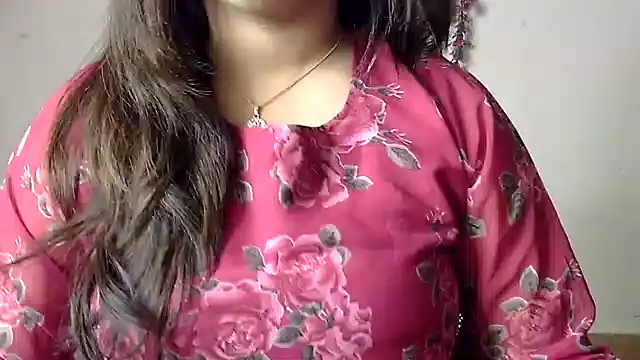 Aaliya02 online show from June 16, 10:40 am