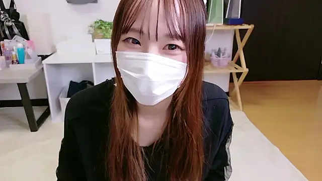 saku sakura  online show from November 5, 1:00 pm