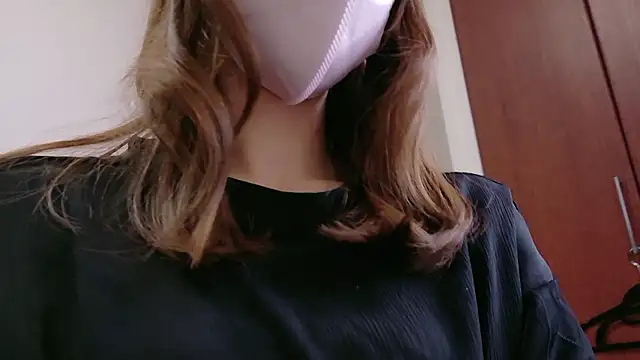 saku sakura  online show from November 10, 1:10 pm