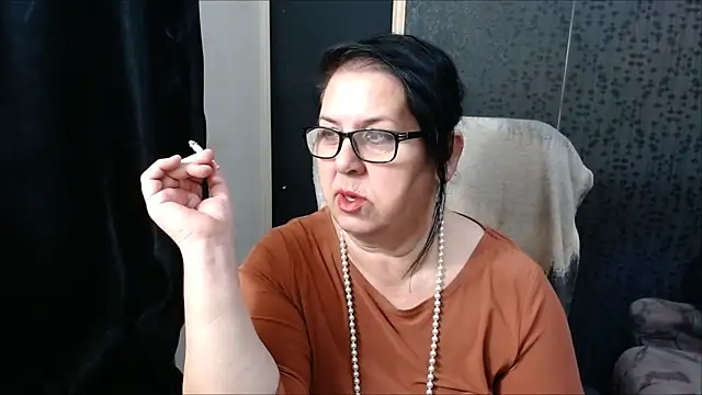 Snapshot of MissSanjanne chatting on March 5, 2:57 am MissSanjanne online show from March 5, 2:57 am