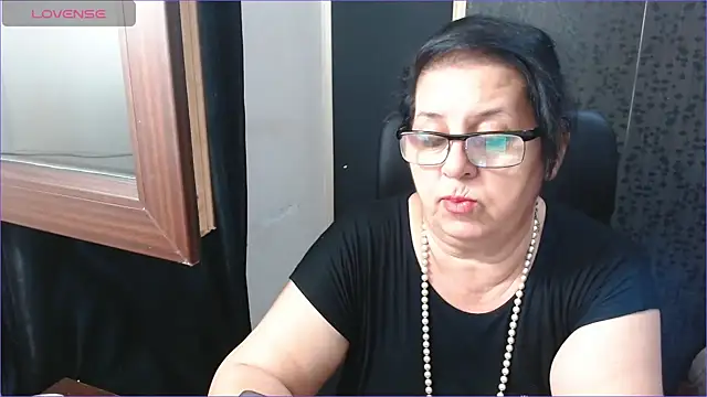 Snapshot of MissSanjanne chatting on September 11, 6:02 am MissSanjanne online show from September 11, 6:02 am