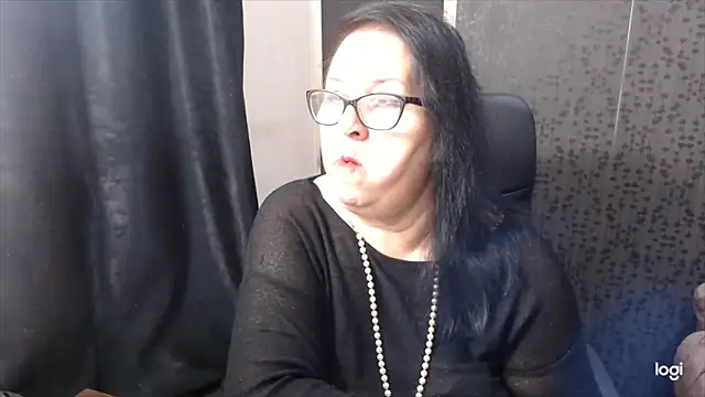 Snapshot of MissSanjanne chatting on October 5, 1:59 am MissSanjanne online show from October 5, 1:59 am