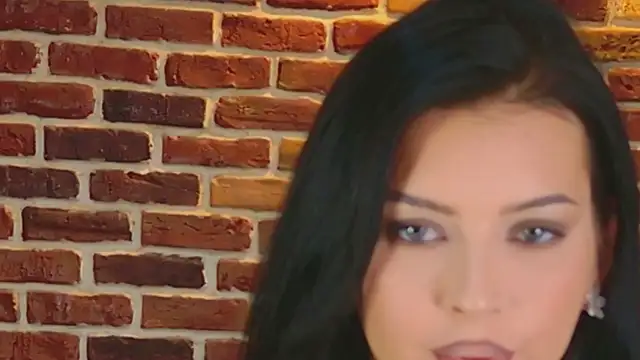 Snapshot of MeganSin_ chatting on December 16, 6:07 am MeganSin online show from December 16, 6:07 am