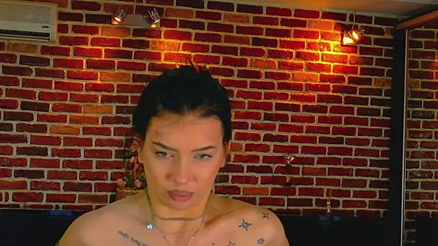 Snapshot of MeganSin_ chatting on January 8, 5:32 am MeganSin online show from January 8, 5:32 am