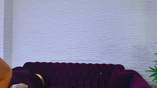 Snapshot of MeganSin_ chatting on January 10, 5:42 am MeganSin online show from January 10, 5:42 am