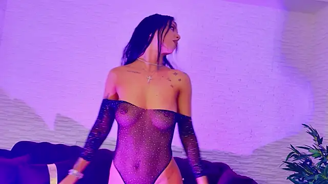 Snapshot of MeganSin_ chatting on January 15, 5:45 am MeganSin online show from January 15, 5:45 am