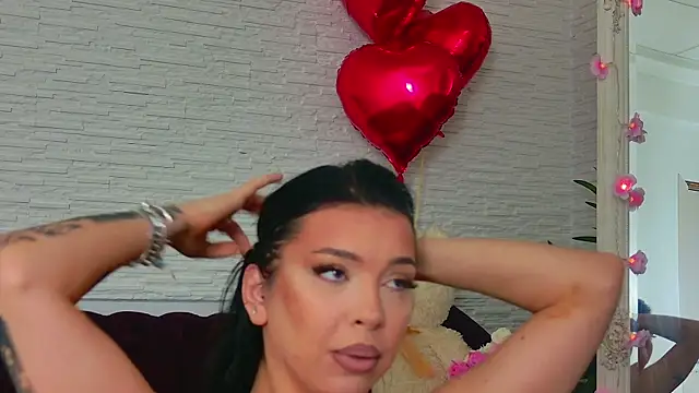 Snapshot of MeganSin_ chatting on February 11, 5:45 am MeganSin online show from February 11, 5:45 am