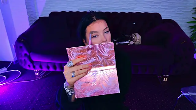 Snapshot of MeganSin_ chatting on February 16, 6:20 am MeganSin online show from February 16, 6:20 am