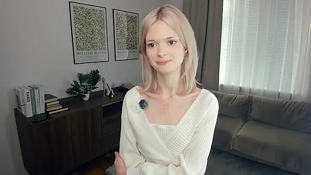 Snapshot of LaureMestler chatting on September 30, 9:03 am LaureMestler online show from September 30, 9:03 am