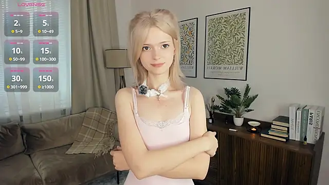 Snapshot of LaureMestler chatting on October 14, 8:15 am LaureMestler online show from October 14, 8:15 am