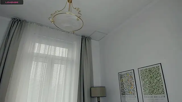 Snapshot of LaureMestler chatting on October 24, 7:49 am LaureMestler online show from October 24, 7:49 am