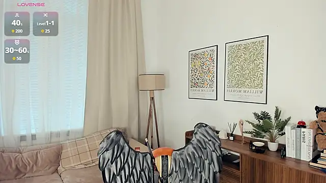 Snapshot of LaureMestler chatting on November 11, 9:31 am LaureMestler online show from November 11, 9:31 am