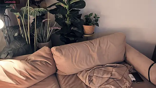 LaureMestler online show from April 2, 10:24 am