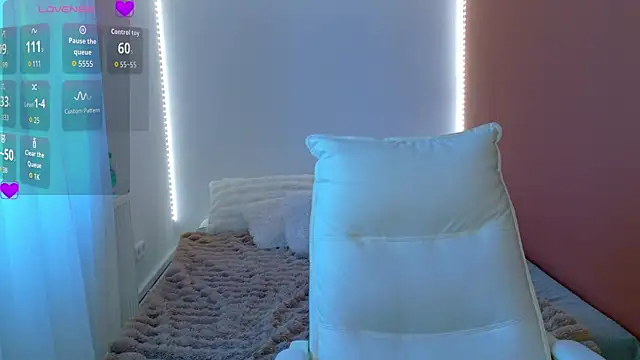 Anaayss  online show from April 2, 5:05 am