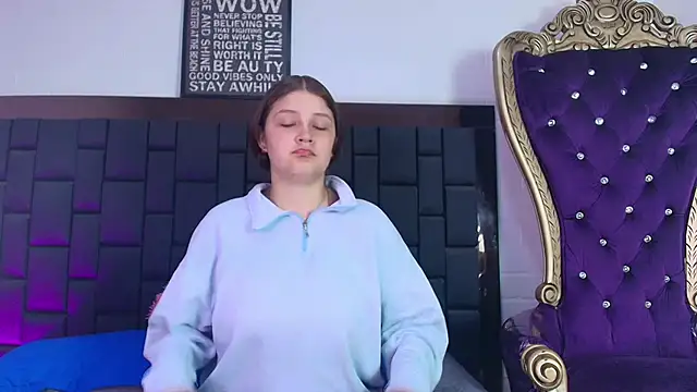 Krystal Heartss online show from October 10, 5:23 pm