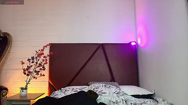 Krystal Heartss online show from March 7, 12:57 pm