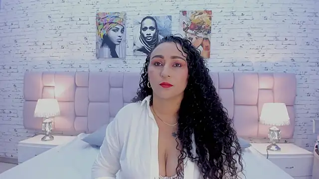 VaniaRose online show from October 8, 1:09 pm