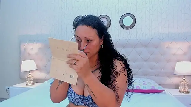 VaniaRose online show from November 11, 1:22 pm