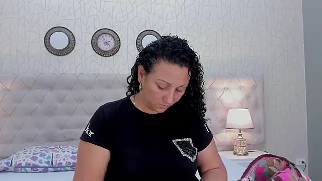 VaniaRose online show from December 2, 1:17 pm