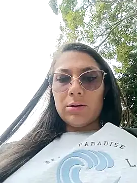 Mia-love-03 online show from October 5, 4:05 pm