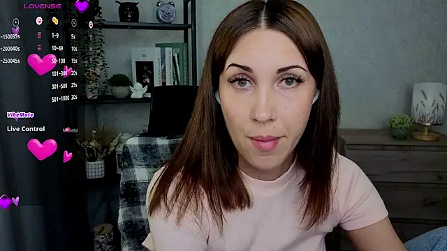 DreamVelour online show from February 15, 7:10 pm