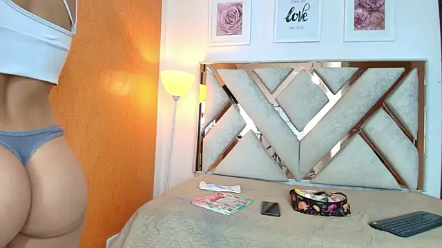 Snapshot of Lia_Roseh chatting on October 6, 7:11 pm Lia Roseh online show from October 6, 7:11 pm