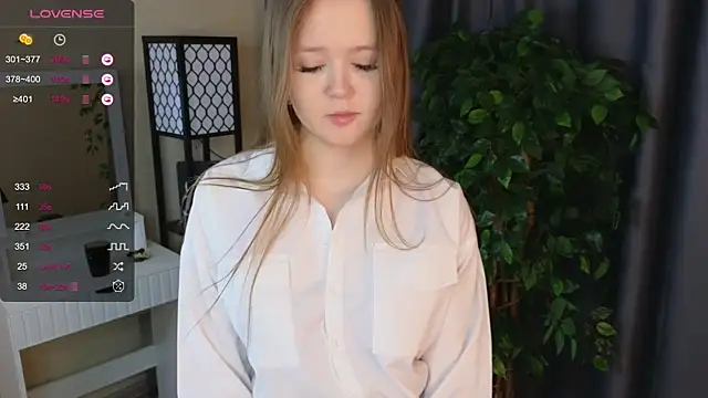 ElenoreReth online show from February 4, 3:51 pm