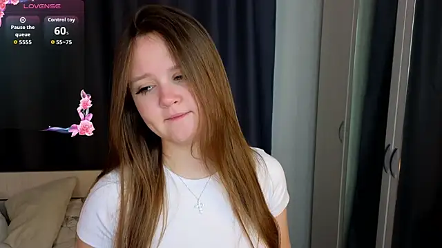 ElenoreReth online show from April 24, 2:14 am