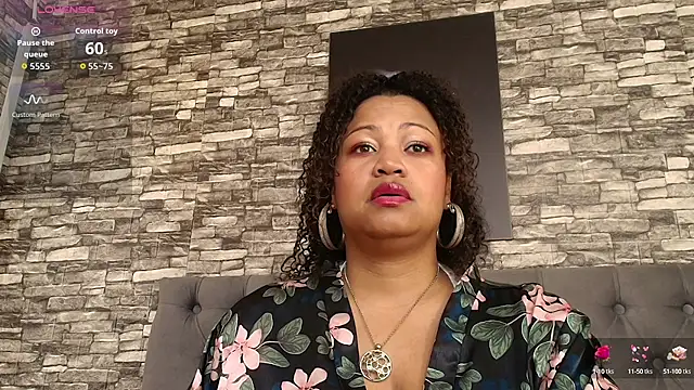 Snapshot of TaniaJhons chatting on October 12, 3:00 pm TaniaJhons online show from October 12, 3:00 pm