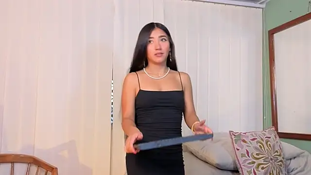 Mariana Kalo online show from July 27, 11:06 am