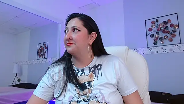 Snapshot of Kata_Rosse chatting on October 5, 3:27 am Kata Rosse online show from October 5, 3:27 am