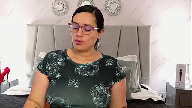 Michell Monet online show from April 22, 11:01 am