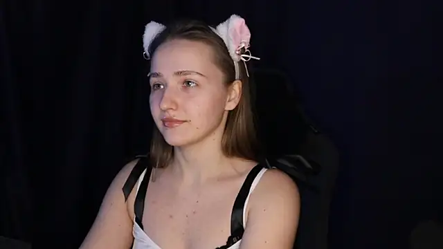 Snapshot of Keily8 chatting on October 24, 7:54 pm Keily8 online show from October 24, 7:54 pm