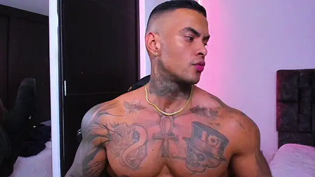 Snapshot of binmontana_ chatting on September 29, 8:13 pm binmontana online show from September 29, 8:13 pm