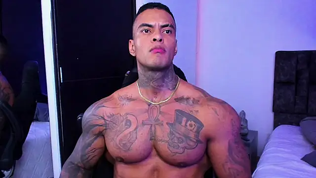 Snapshot of binmontana_ chatting on October 3, 9:12 pm binmontana online show from October 3, 9:12 pm