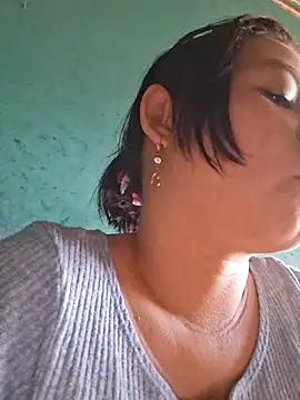 Snapshot of hot-mom22 chatting on September 28, 11:04 am hot-mom22 online show from September 28, 11:04 am