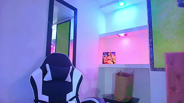 Snapshot of lala_clark chatting on September 29, 12:54 pm lala clark online show from September 29, 12:54 pm