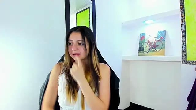 lala clark online show from February 5, 8:35 pm