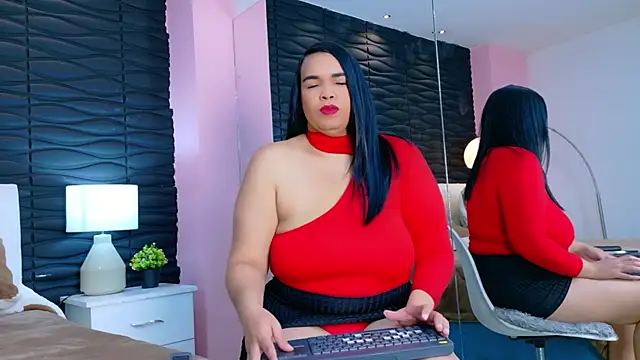 Snapshot of Valery_Nasty__ chatting on October 6, 5:54 pm Valery Nasty online show from October 6, 5:54 pm
