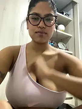 Snapshot of miiabrown18 chatting on October 18, 2:47 am miiabrown18 online show from October 18, 2:47 am