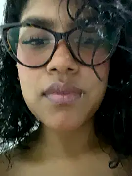 Snapshot of miiabrown18 chatting on October 19, 1:39 am miiabrown18 online show from October 19, 1:39 am