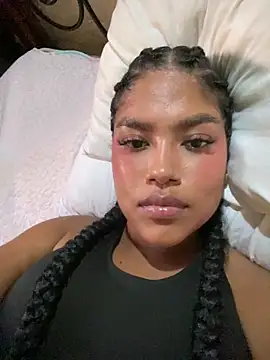 Snapshot of miiabrown18 chatting on November 2, 9:28 pm miiabrown18 online show from November 2, 9:28 pm