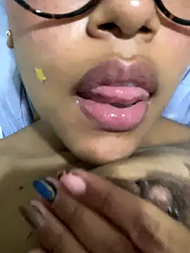 Snapshot of miiabrown18 chatting on December 14, 11:42 pm miiabrown18 online show from December 14, 11:42 pm