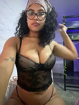 miiabrown18 online show from May 8, 1:44 am