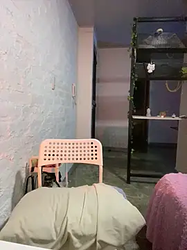 miiabrown18 online show from June 17, 1:30 am