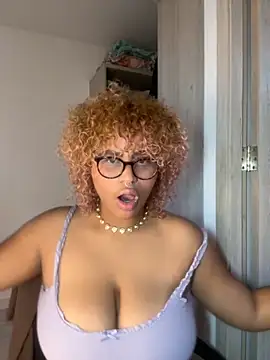 niki wild18 online show from October 5, 9:45 pm