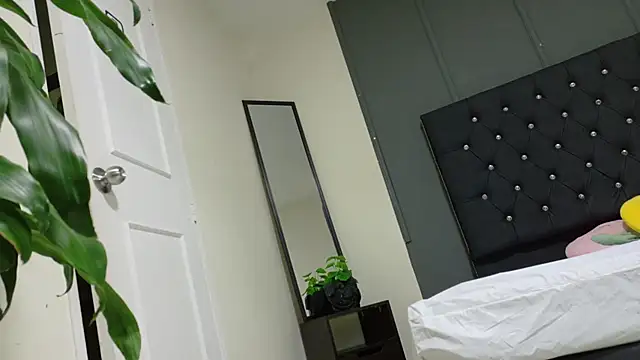 Kataaleya  12 online show from December 2, 11:59 am