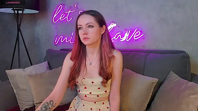 Berta Kelly online show from November 8, 1:28 am