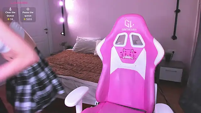 Alic Fox online show from October 14, 12:33 am