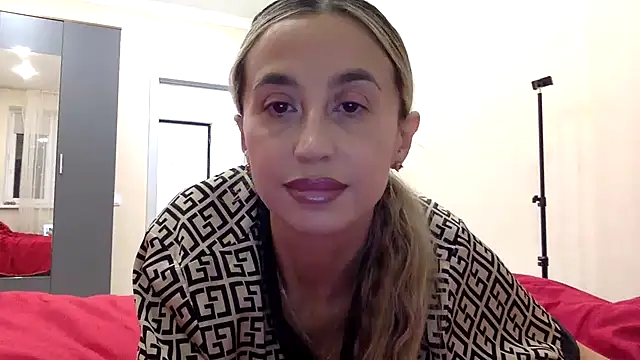 Jeyvaris online show from November 3, 6:42 pm